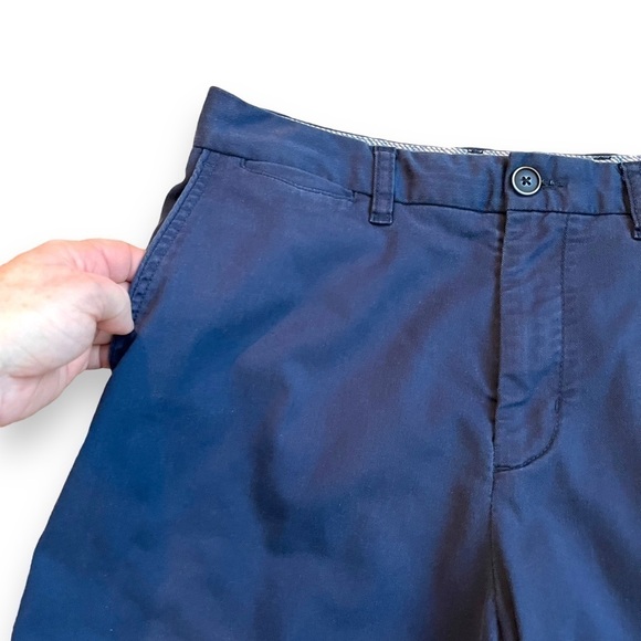 Tommy Bahama Chino Shorts 10" Coolmax Flat Front Preppy Golf Blue Size 32 - Picture 2 of 8